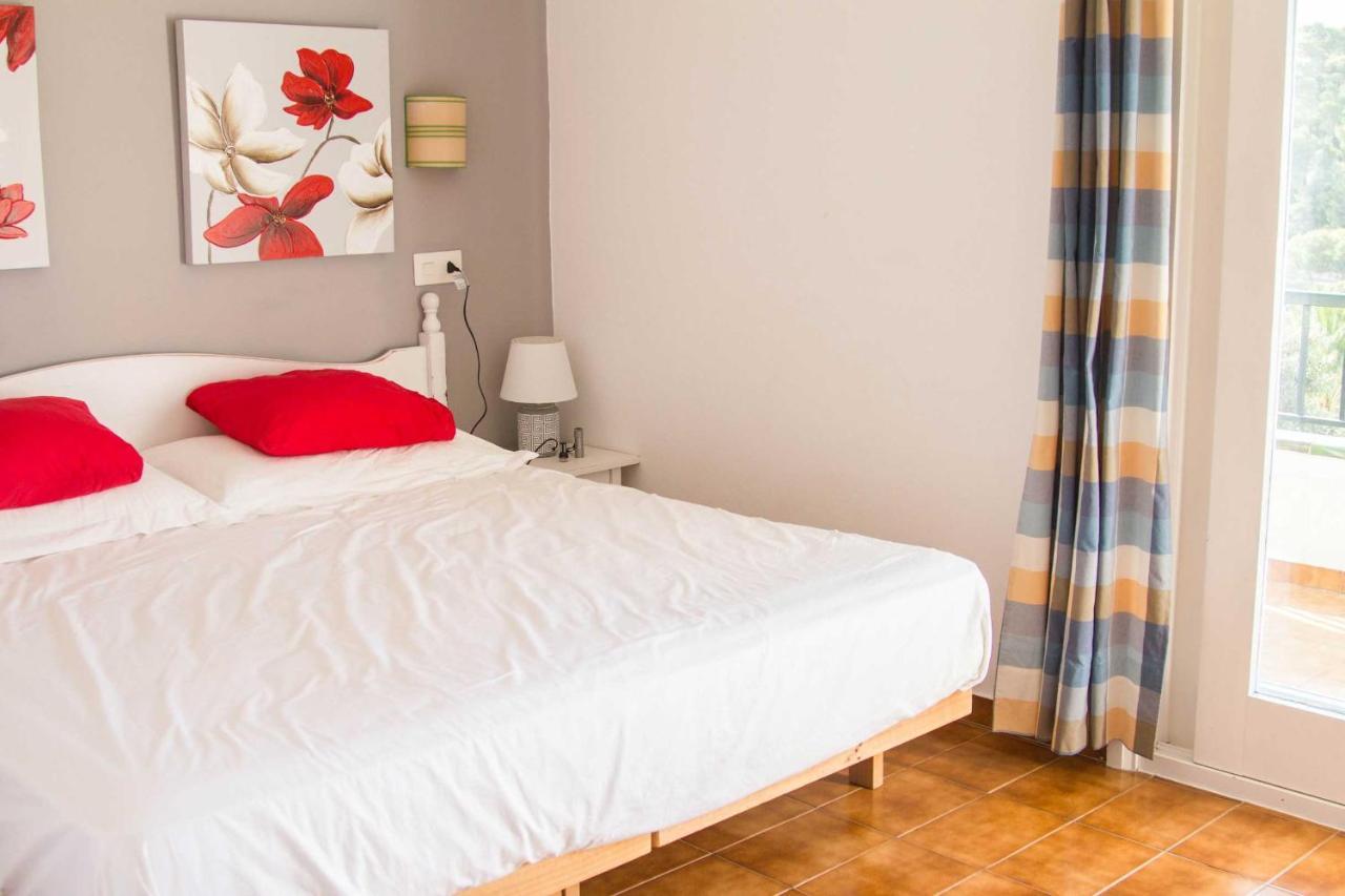 Apartamentos Encanto Del Mar Кала Галдана Екстериор снимка