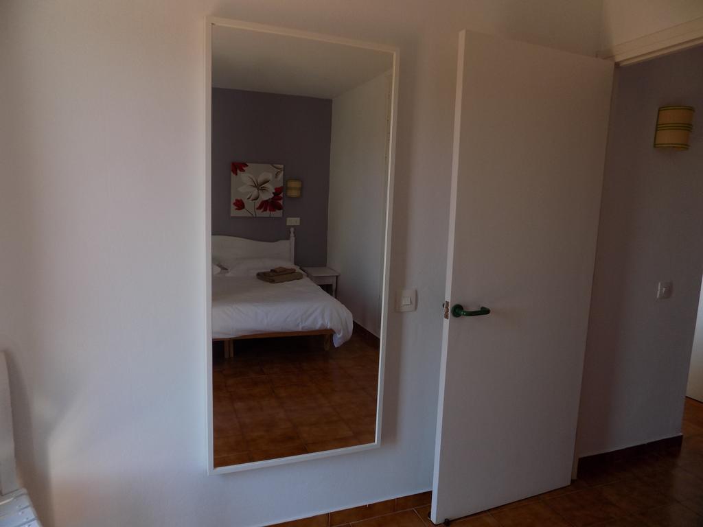 Apartamentos Encanto Del Mar Кала Галдана Екстериор снимка