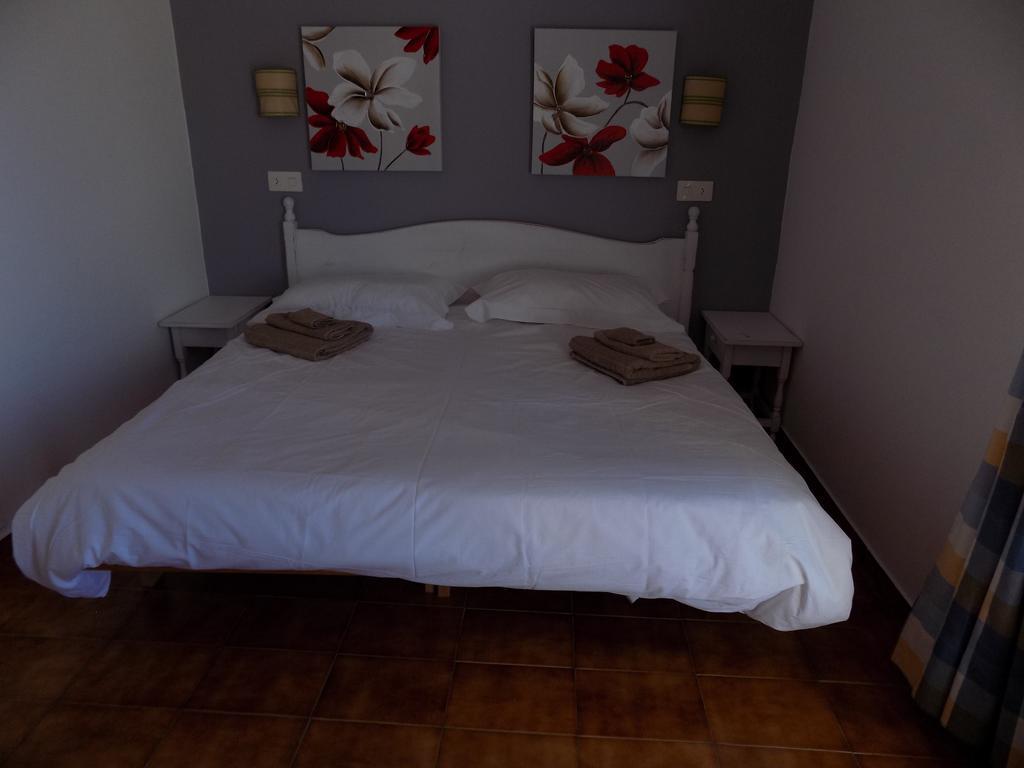 Apartamentos Encanto Del Mar Кала Галдана Екстериор снимка